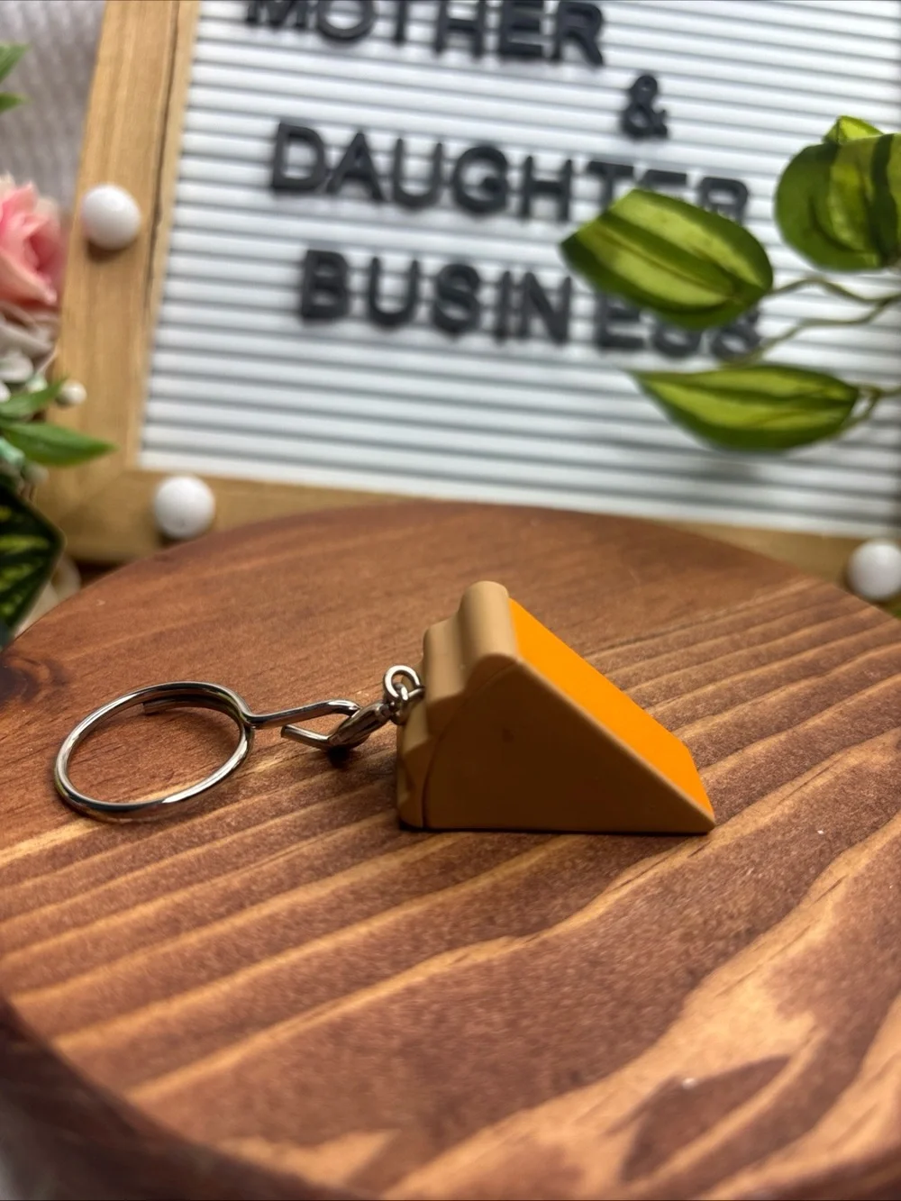 Kidrobot Yummy World Fresh Friends Keychain- Pumpkin MERINGUE PIE